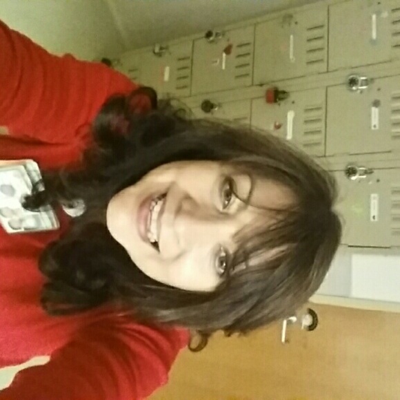 Profile Picture of Marie Peeters (@marpeeters) on Poshmark