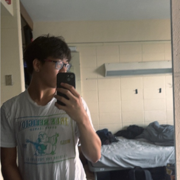 Profile Picture of Justin Kang (@justinkang732) on Poshmark