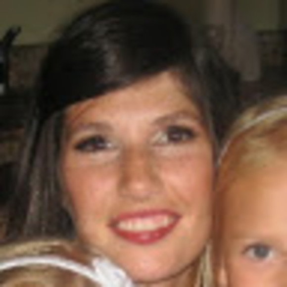 Profile Picture of Kimberly Venable (@kimberlyvena264) on Poshmark