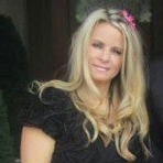Profile Picture of Renee Cadreau (@makeitspendit) on Instagram