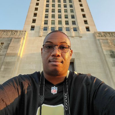 Profile Picture of Josh "Digi-Black Man" Knighten (@KhakiBlueSocks) on Twitter