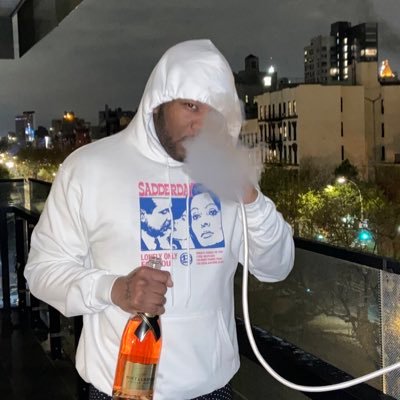 Profile Picture of El Presidente (@YungWaynoe) on Twitter