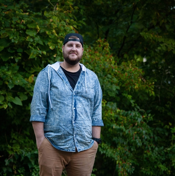 Profile Picture of David Leavell (@davidleavell) on Poshmark