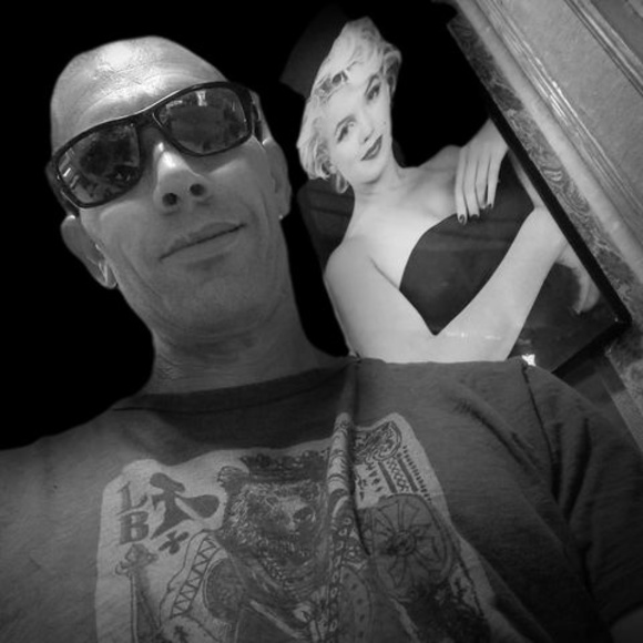Profile Picture of Andrew Eck (@andreweck1976) on Poshmark