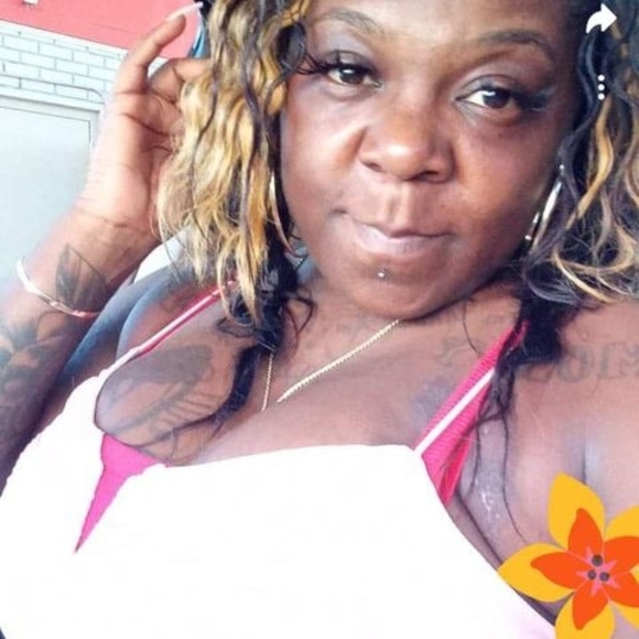 Profile Picture of Ladonna Brown (@brownladonna09) on Poshmark