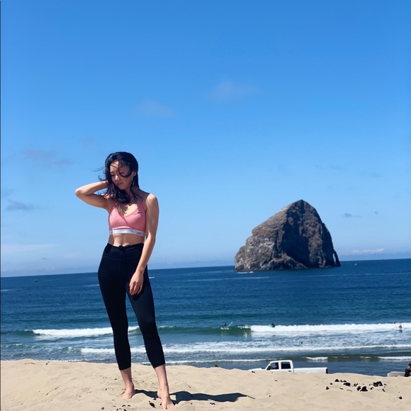 Angela Qiu - Poshmark Profile Picture of Angela Qiu (@aqiu) on Poshmark