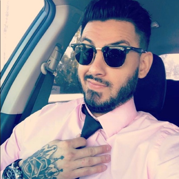 Profile Picture of Victor Alcantara (@valcantata03) on Poshmark