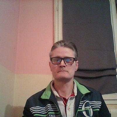Profile Picture of David (@roxanne543) on Twitter