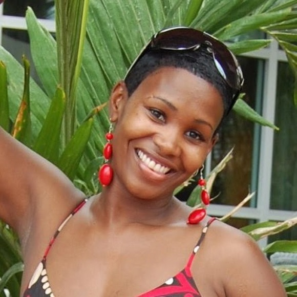 Profile Picture of Crystal Wallace (@cjwallace) on Poshmark