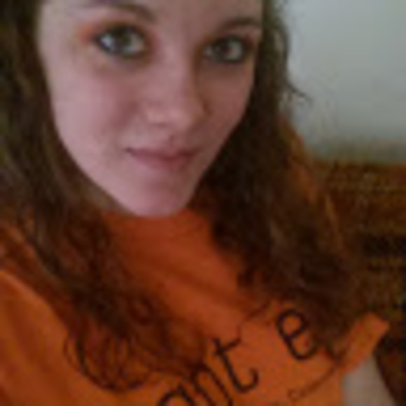 Profile Picture of Forrest Raye (@forrestraye) on Poshmark