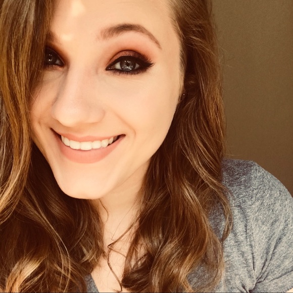 Profile Picture of Bethani Patram (@bethani1997) on Poshmark