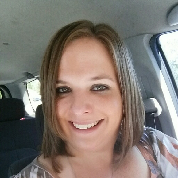 Profile Picture of Amber Dismuke (@adismuke1989) on Poshmark