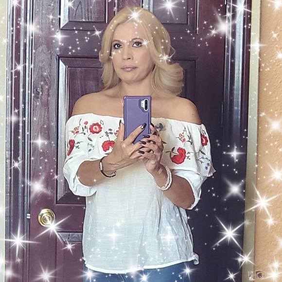 Profile Picture of Kandy kandy Moreno arce (@kandymarce) on Poshmark