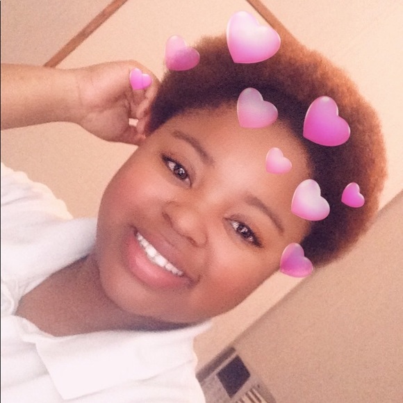 Profile Picture of Kemira Mccullen (@mirake) on Poshmark