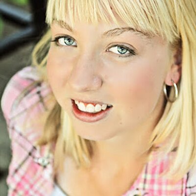 Profile Picture of Kellie DeVries (@kelldoll_101) on Twitter