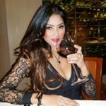 Profile Picture of 👑 GENNE LIVIE 👑 (@gennelivie) on Instagram