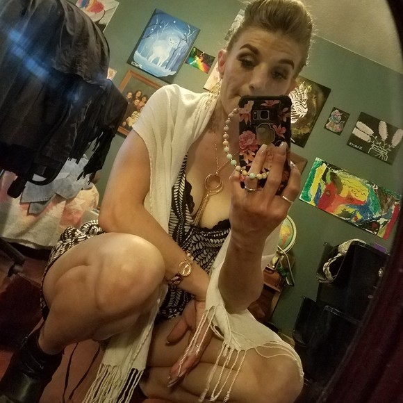 Profile Picture of Danielle Boyer (@953db) on Poshmark