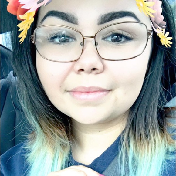 Profile Picture of Alex Schmaling (@alexcanshout1) on Poshmark