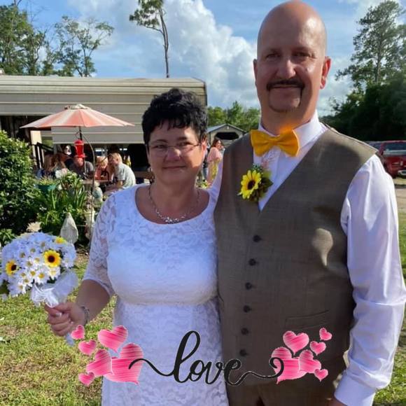 Profile Picture of April Almond (@awapel22) on Poshmark