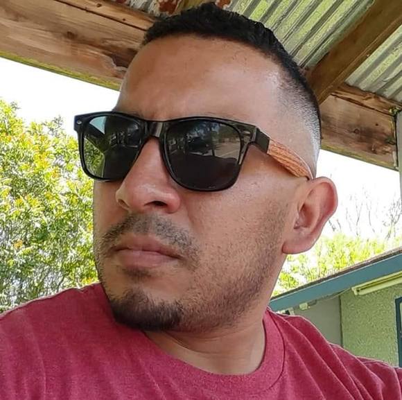 Profile Picture of Michael Balderas (@michaellopek) on Poshmark