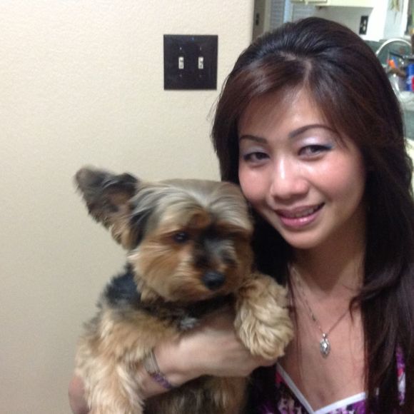 Profile Picture of Trinh Hua (@trinh1) on Poshmark