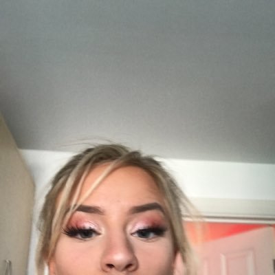 Profile Picture of Evie Lewis (@Evie81695021) on Twitter