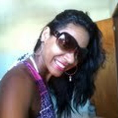 Paula Vasconcelos - Twitter Profile Picture of Paula Vasconcelos (@paullinhavas) on Twitter