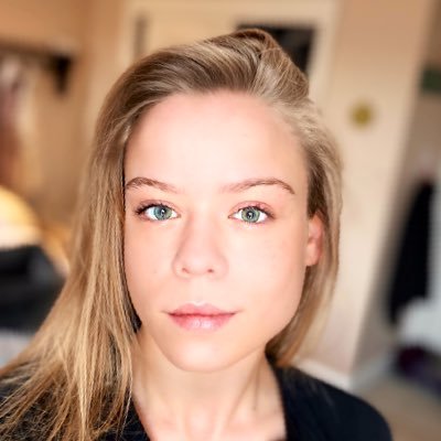 Profile Picture of Violet Schmidt (@VioletSchmidtt) on Twitter