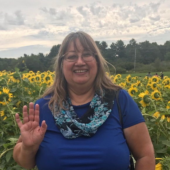 Profile Picture of Ana Twine (@atwine75) on Poshmark