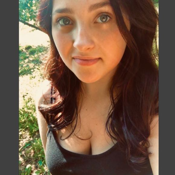 Profile Picture of Justine Reisinger (@bernice97) on Poshmark