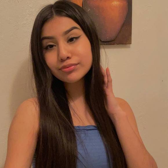 Profile Picture of Vanessa Alcantara (@vanessa173888) on Poshmark