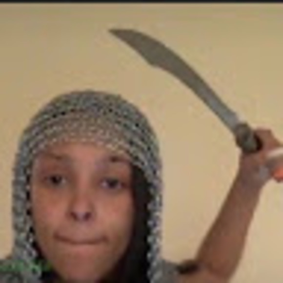 Profile Picture of Alexhenesi Balmer (@melthekweenyuh) on Poshmark