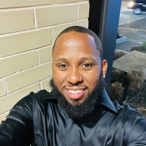 Profile Picture of Carl Tompkins ii (@carltompkins4) on Poshmark