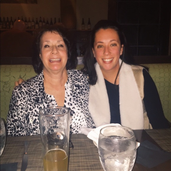 Profile Picture of Maeve Magee (@mmagee56) on Poshmark