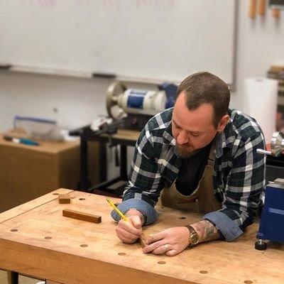 Profile Picture of Andrew Waites (@AndyThreeShirts) on Twitter