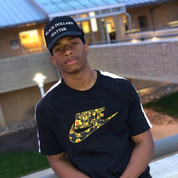 Charles Rosser - Poshmark Profile Picture of Charles Rosser (@chuckop) on Poshmark