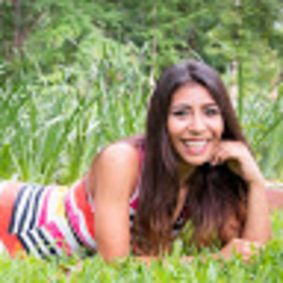 Profile Picture of Devilla (@doldereb) on Poshmark