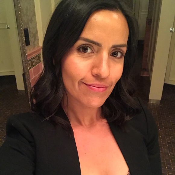 Profile Picture of Reyna Alvarado (@reynaaa5) on Poshmark