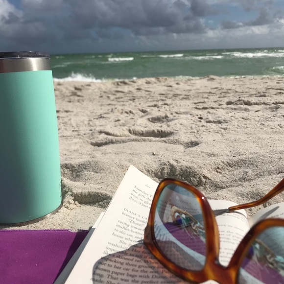 Lori Giannoulis - Poshmark Profile Picture of Lori Giannoulis (@lorelei512_) on Poshmark