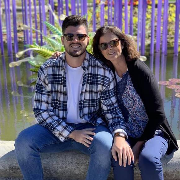 Profile Picture of Drew Winant (@dwinant) on Poshmark