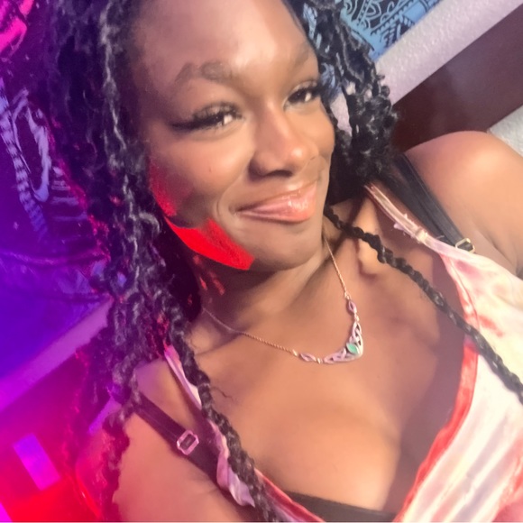 Profile Picture of Chazity Mckinstry (@chazity_m) on Poshmark