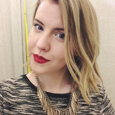 Profile Picture of Alexandra Johnston (@StyleIsForever) on Twitter