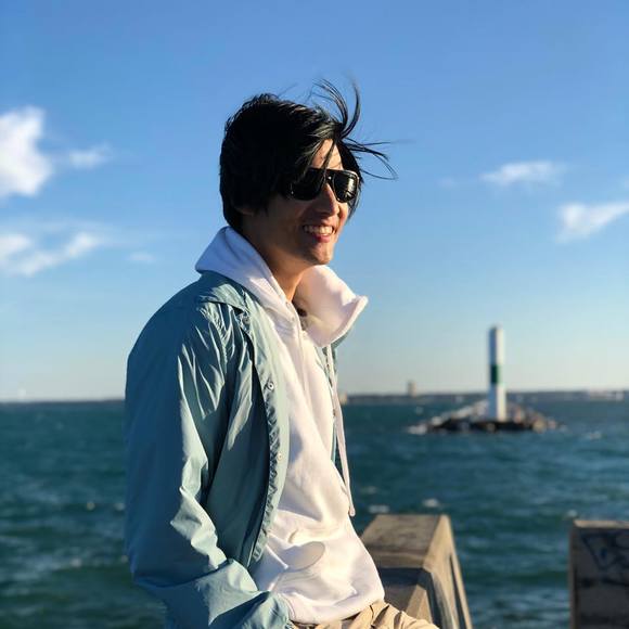 Profile Picture of Andrew Kueng (@akueng) on Poshmark