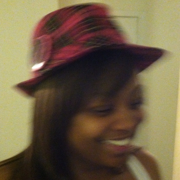 Profile Picture of Delores Colone (@dcolone) on Poshmark
