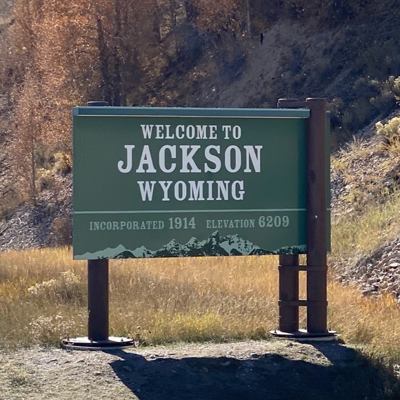 Profile Picture of Tyler Milton (@tmilty) on Poshmark