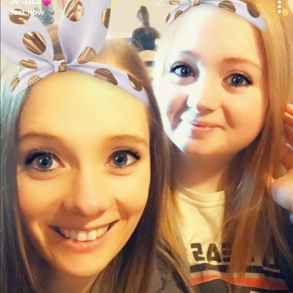 Profile Picture of Cassie Bellmer (@bellmercassie) on Poshmark