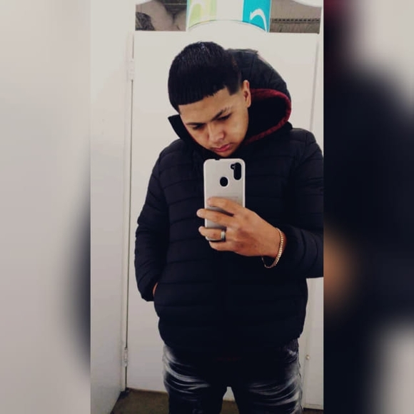 Profile Picture of Kevin Ortez (@kevinortez) on Poshmark