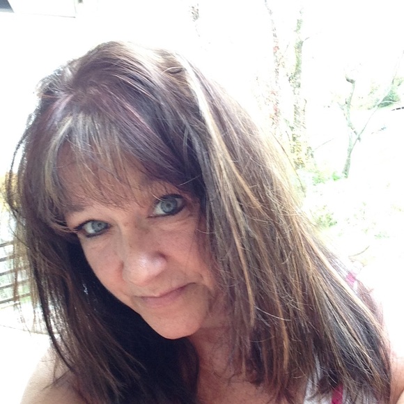 Profile Picture of Terri Riegle (@terrilynne1962) on Poshmark