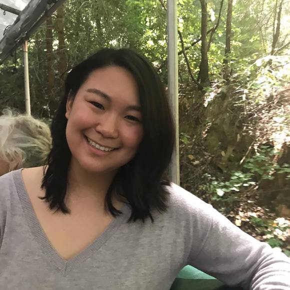 Profile Picture of Vickie Chung (@freshofthebay) on Poshmark