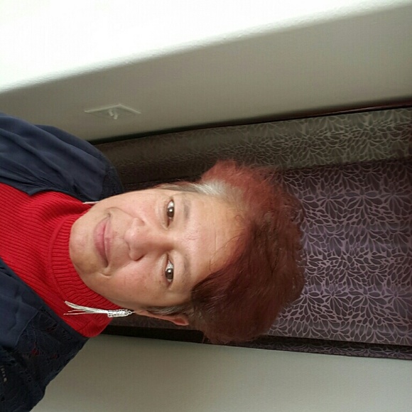 Profile Picture of Nely Lopez (@nlylpz) on Poshmark